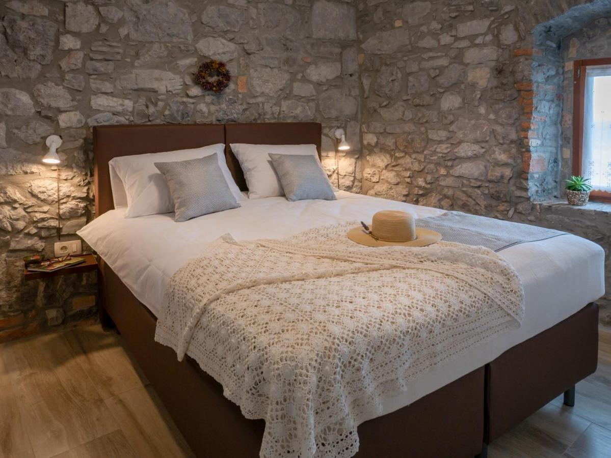 Apartmaji In Sobe Odlicna Hisa Štanjel Exteriér fotografie