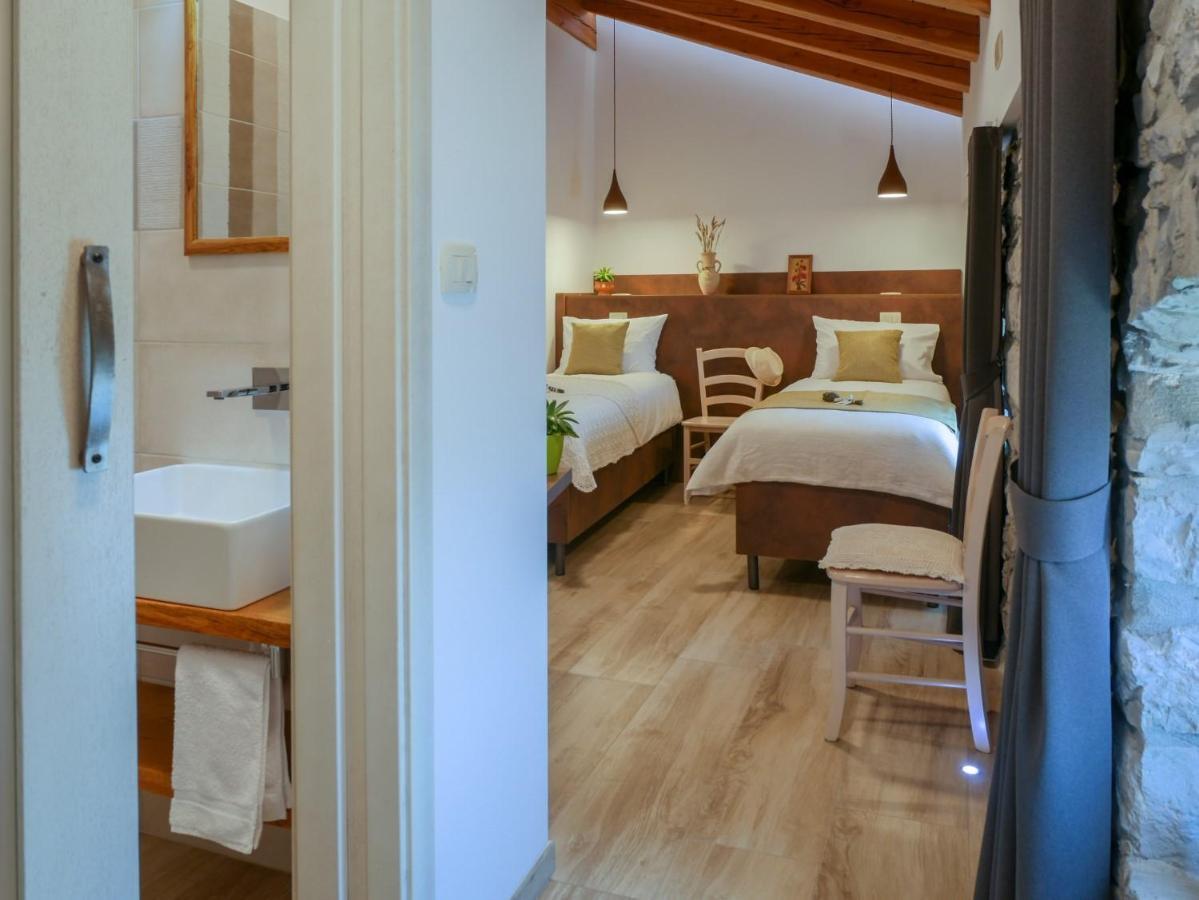 Apartmaji In Sobe Odlicna Hisa Štanjel Exteriér fotografie
