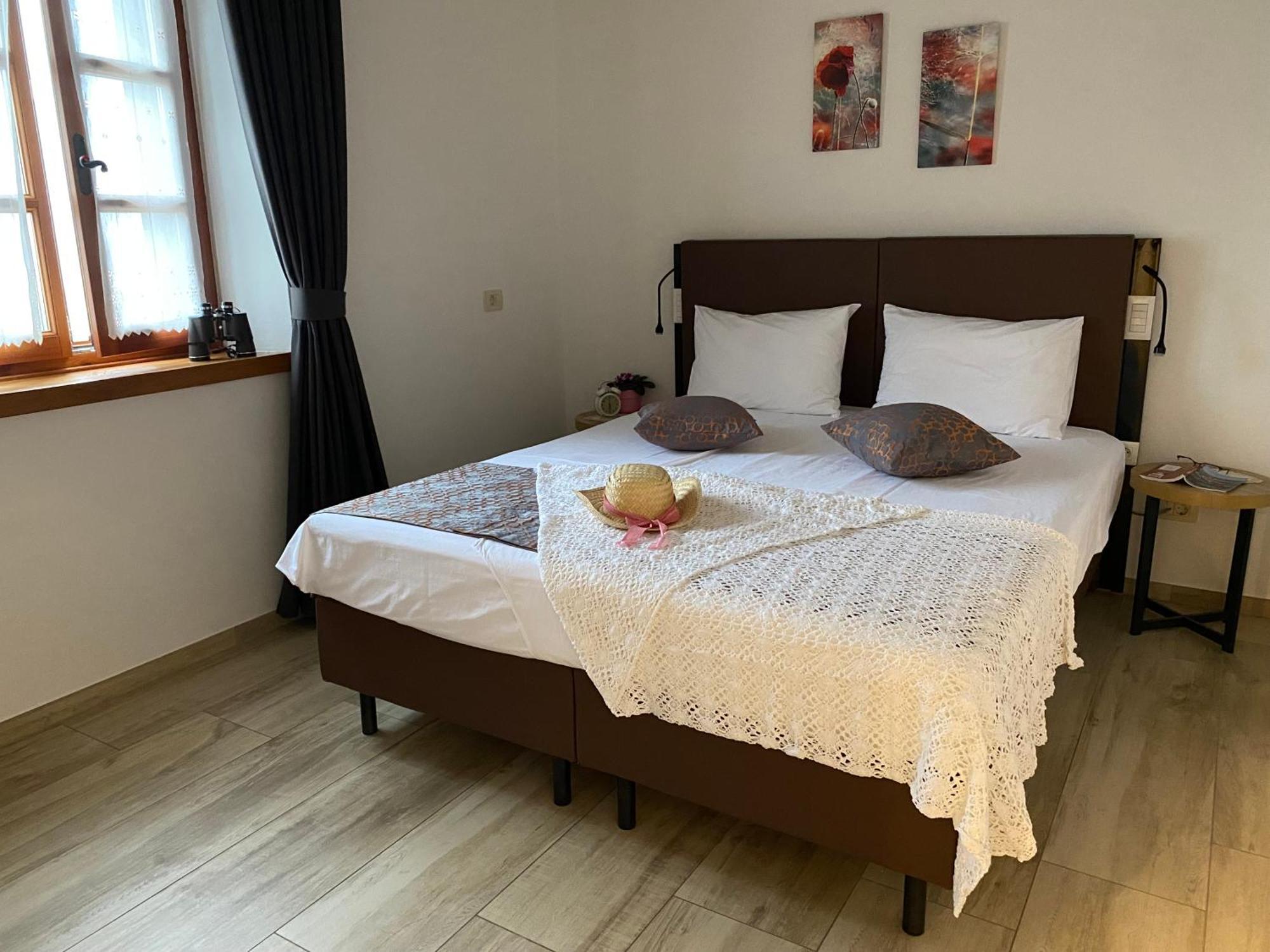 Apartmaji In Sobe Odlicna Hisa Štanjel Exteriér fotografie